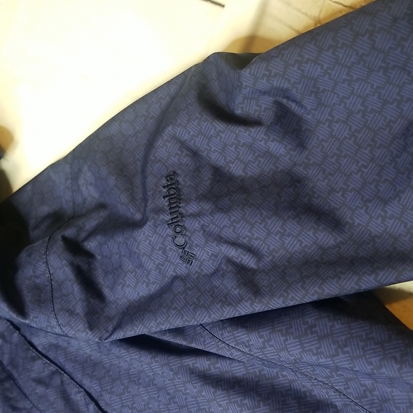 Columbia Omni-Tech Waterproof Breathable Jacket - Picture 15 of 17